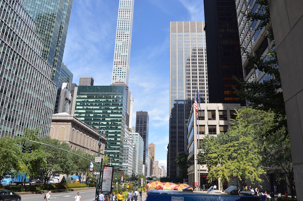 Park Avenue, looking north from East 51st Street, in the middle of the proposed Midtown East rezoning district. | JACKSON CHEN 