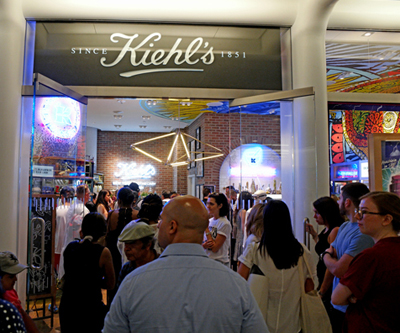 Photo by Milo Hess Cosmetic retailer Kiehl’s drew crowds with a promotion offering the 50 first customers coupons valued at up to $500.