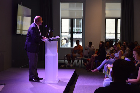 Former Philadelphia Mayor Michael Nutter, an advisor to Airbnb, addresses the home-sharing company’s September 10 Host Day New York event. | JACKSON CHEN 