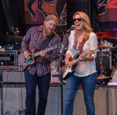 Derek_Trucks_and_Susan_Tedeschi_by-Michael-F.-OBrien-e1474568009167