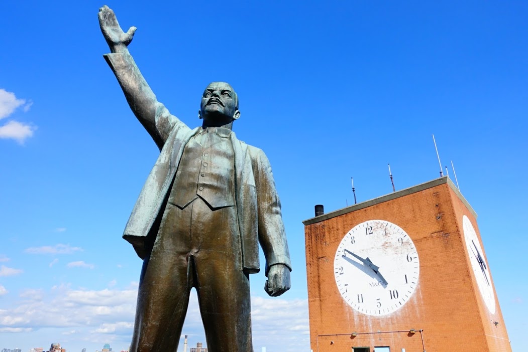 The statue of Vladimir Lenin on the rooftop of Red Square, at 250 E. Houston St., three days before he was removed by a crane. Photo by Michael Shaoul