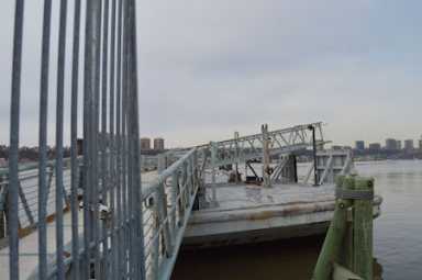 CHEN-w-harlem-pier-IS