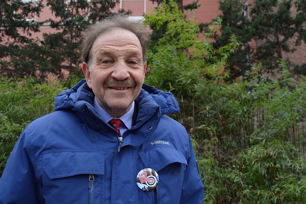 City Council hopeful Cary Goodman, outside the American Museum of Natural HIstory's Columbus Avenue entrance where the Gilder Center would be built. | JACKSON CHEN
