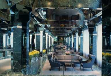 chen-un-plaza-chairs-e1484753080728