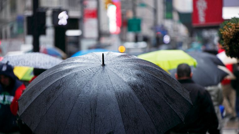 NYC weather: Sun to return after rainy start to week, NWS says 2 New York City saw up to 1.68 inches of rain on Monday, the NWS said.