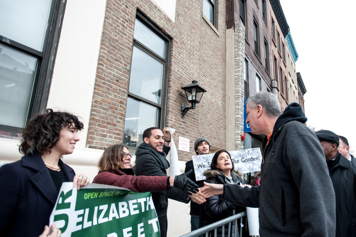 Garden protest ‘horns’ in on mayor’s workout 2 elizabeth-street-garden-2017-02-09-v01,VIL,PRINT_WEB,WEB