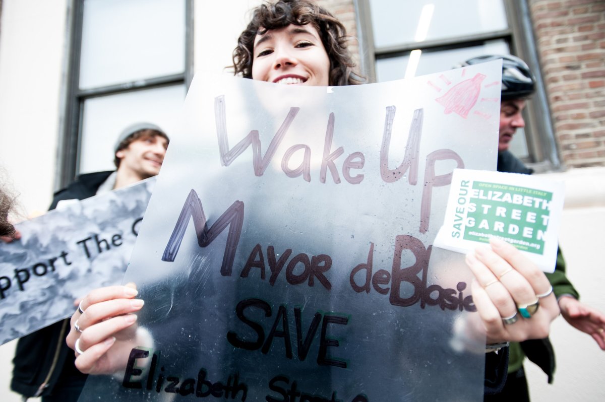 Garden protest ‘horns’ in on mayor’s workout 1 elizabeth-street-garden-page-one-2017-02-09-v,VIL,PRINT_WEB,WEB