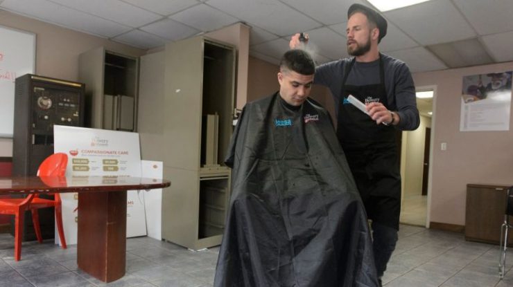 Joshua Coombes Offers Haircuts For The Homeless Amnewyork