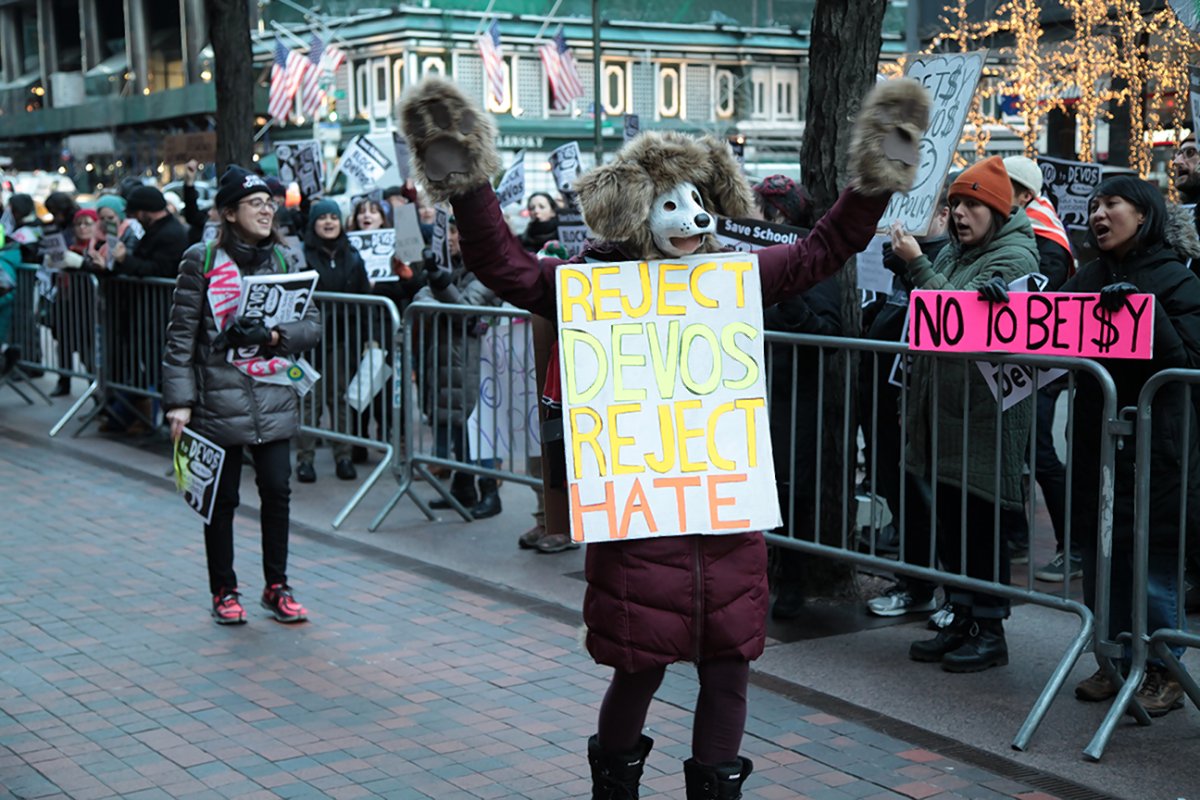 students-parents-protest-devos-2017-02-09-v02,VIL,PRINT_WEB,WEB