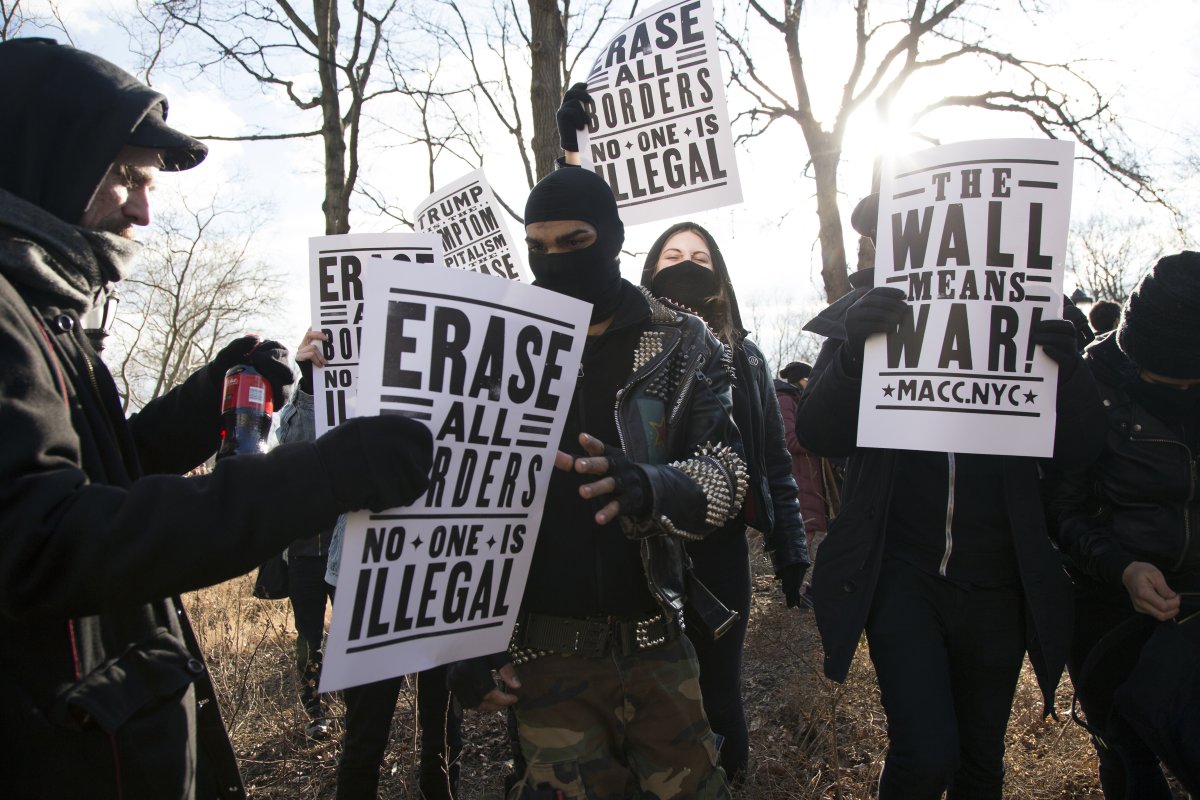 trump-bpc-protest-2017-02-02-v04,VIL,PRINT_WEB,WEB