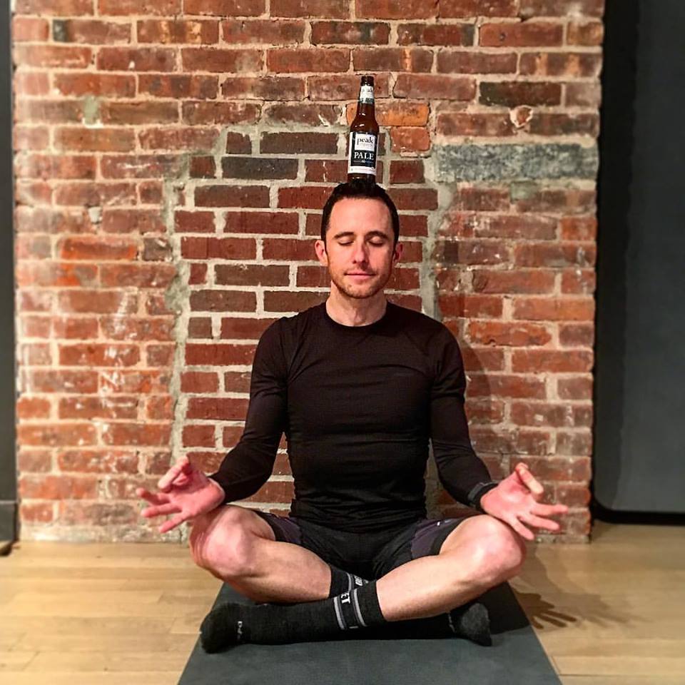 Pose before bros: Tribeca gym makes yoga macho 1 Photo by Emmanuelle Galland Aqua Studio’s “Beer and Broga” class is yoga geared to bros, replacing sitar music with rock, and chakras with craft brews.