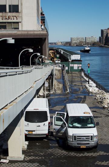 Stretches of the East River Esplanade from East 60th Street north are currently undergoing repair. | JACKSON CHEN