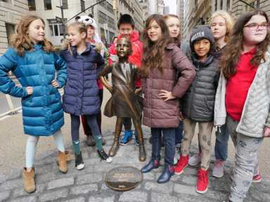 fearless-girl-at-bill-2017-03-09-pic5DEPRINT_WEBWEB