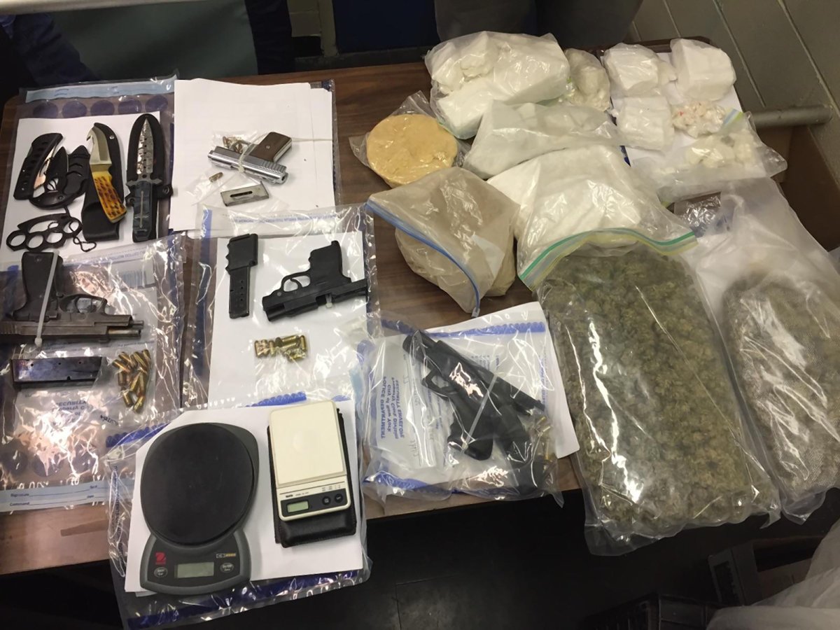 L.E.S. twin drug kingpins are snared in sting 1 Weapons, and drugs