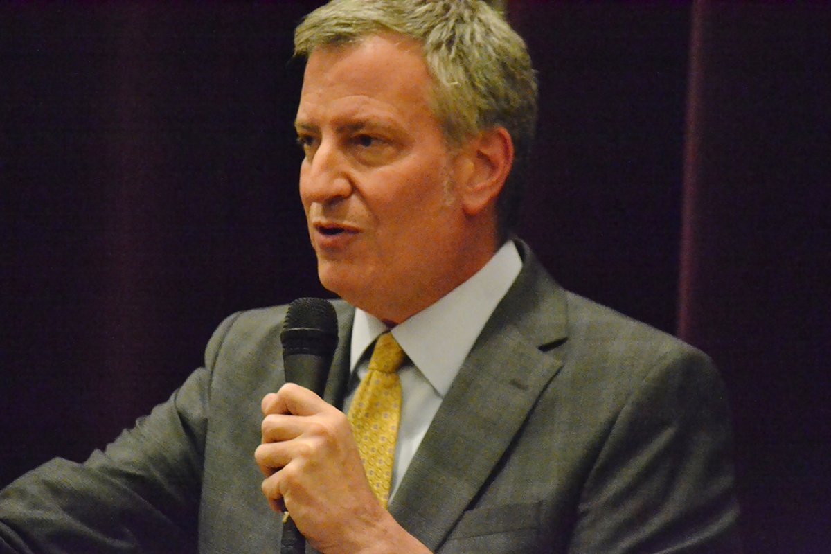 Mayor de Blasio, speaking to Downtown Democratic clubs Tuesday, said his accomplishments over the past three years show the status quo can be changed. Yet he’s unwilling to change his position on Elizabeth St. Garden. Photo by Zella Jones