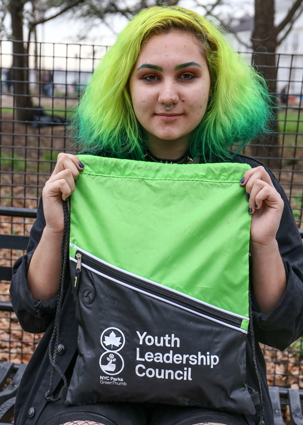 young-green-thumbs-2017-04-20-pic01DEPRINT_WEBWEB
