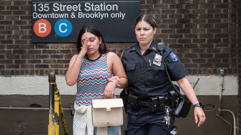 Train derailment at 125th St. station in Harlem injures dozens, officials say 2 An A train derailed in Harlem on Tuesday, June 27, 2017, impacting another 800 riders on nearby trains between the 110th Street and 135th Street stations.
