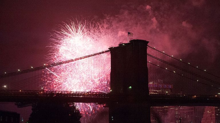 AMNWFIREWORK0628_WEB