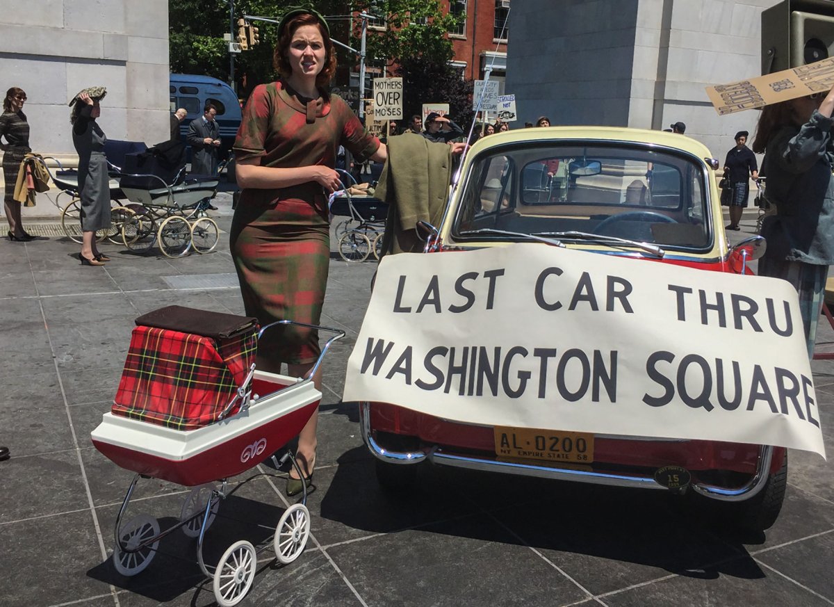Flashback to the ’50s and heroic moms’ protest 3