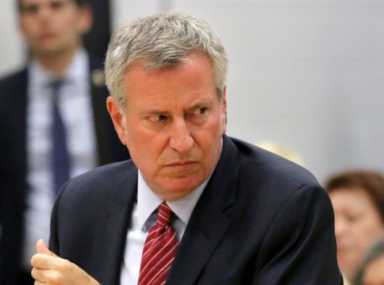 mayor-town-hall-2017-06-29-v03,VIL,PRINT_WEB,WEB