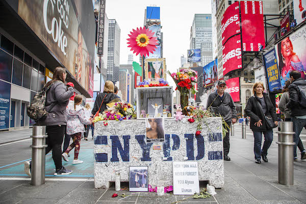 Bollards Buoyed Up as Times Square Pedestrian Protectors 4