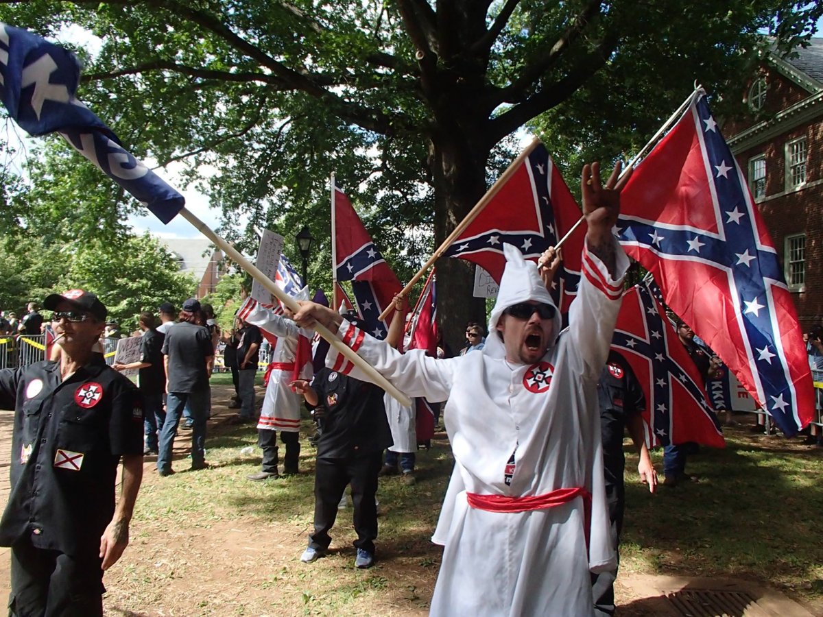 klan-protest-penley-2017-07-13-v01,VIL,PRINT_WEB,WEB