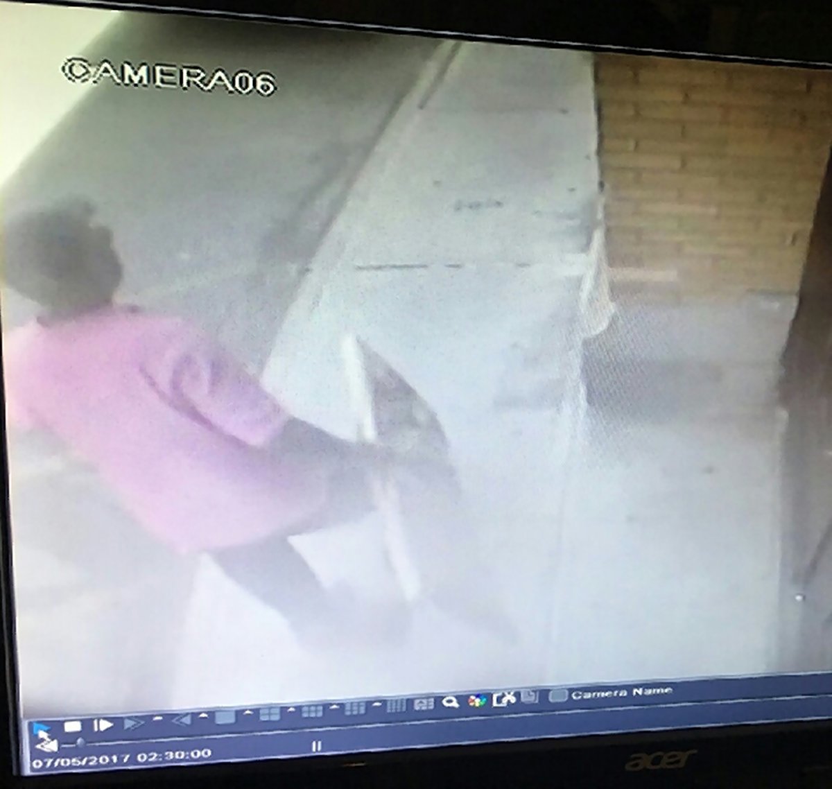 Pickup on Washington St.; Artist’s print goes missing 2