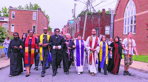 Community Has Back of Chelsea Journalist Who Broke Wrist Covering Charlottesville 3