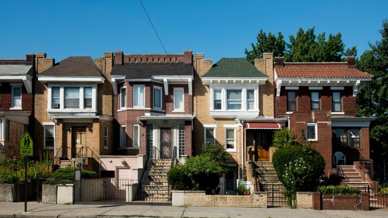 Astoria is experiencing a prolonged growth in population that is fundamentally changing the neighborhood, a traditonal home to the middle class.