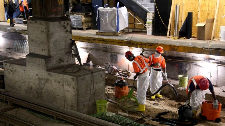 Amtrak's Penn Station repairs on pace for Labor Day weekend deadline: Official 2 Amtrak officials say repairs to Penn Station remain slightly ahead of schedule.