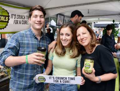 Lucas, Tess + janet cohen pickle day