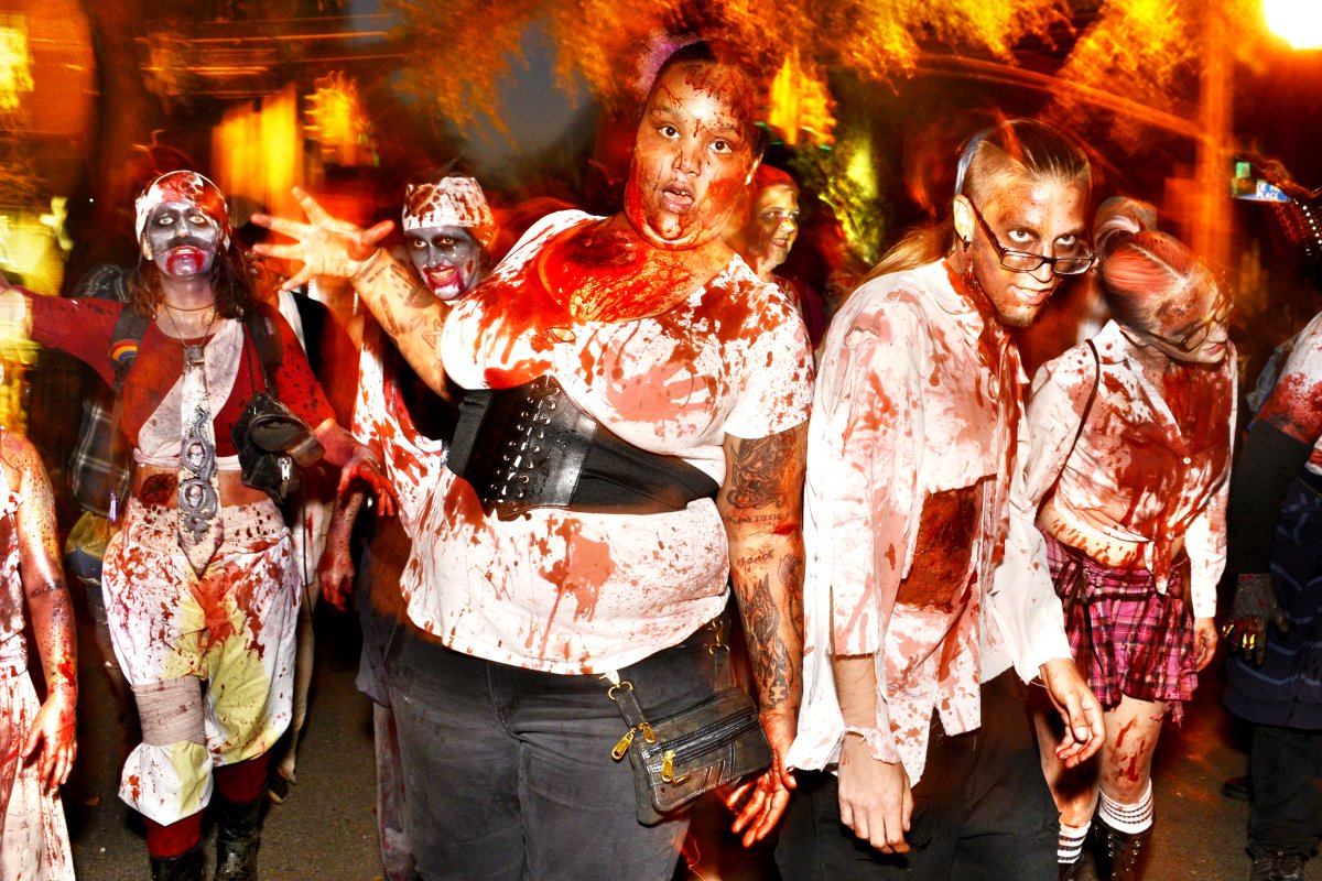 Sunday, bloody Sunday: Zombies crawl, party 2