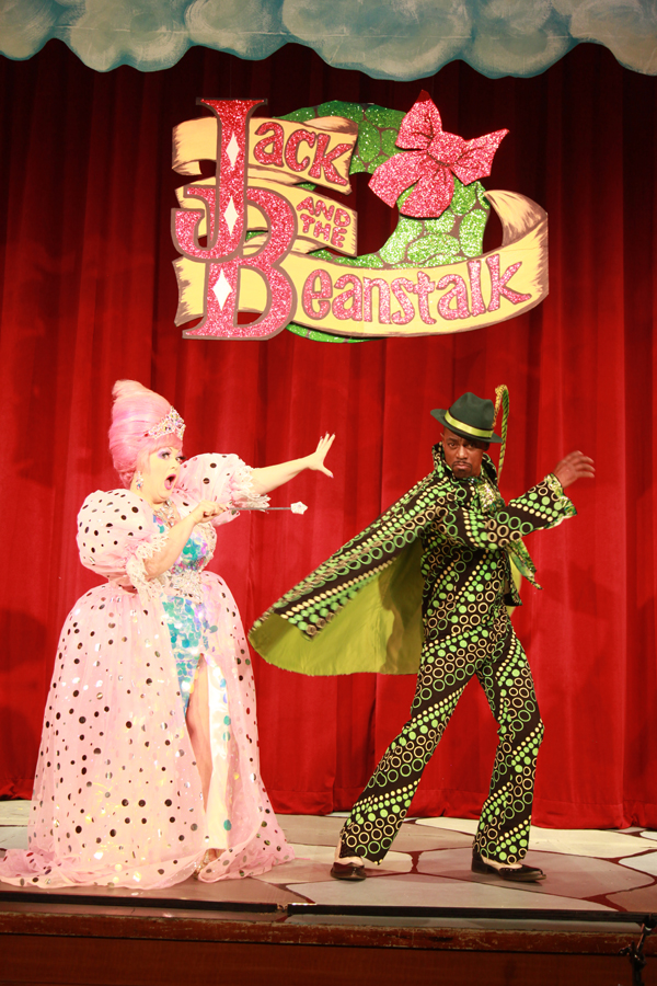'Beanstalk' meets burlesque: Beloved English holiday show comes to America 3