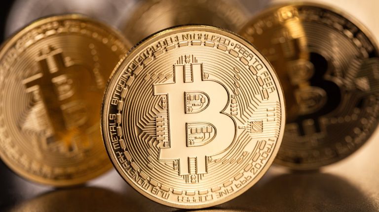 AMNWCOIN1128_R62_WEB