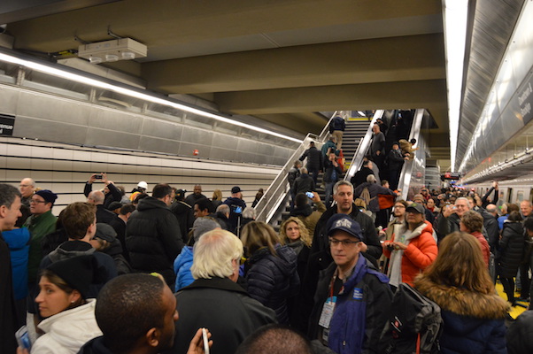 2nd-ave-subway-open-crowd