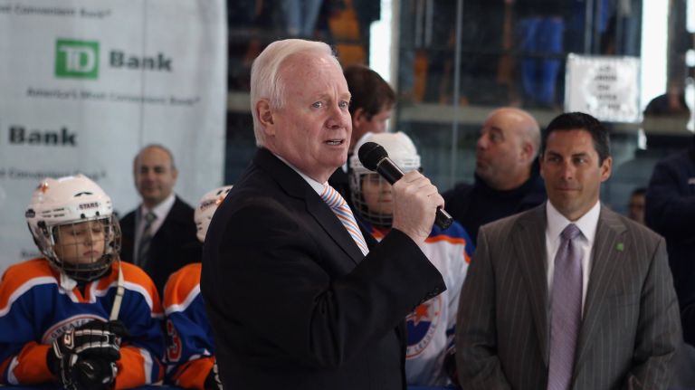 Marty Golden impersonated cop in car driving through bike lane, cyclist says 2 State Sen. Marty Golden allegedly impersonated a cop on Third Avenue in Brooklyn and drove through a bike lane.