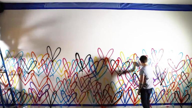 James Goldcrown paints his famous 'Bleeding Hearts' mural at Dream Downtown 1 James Goldcrown paints his famous ‘Bleeding Hearts’ mural at Dream Downtown