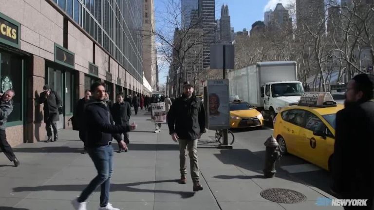 Man versus bus: amNY editor outraces the M42