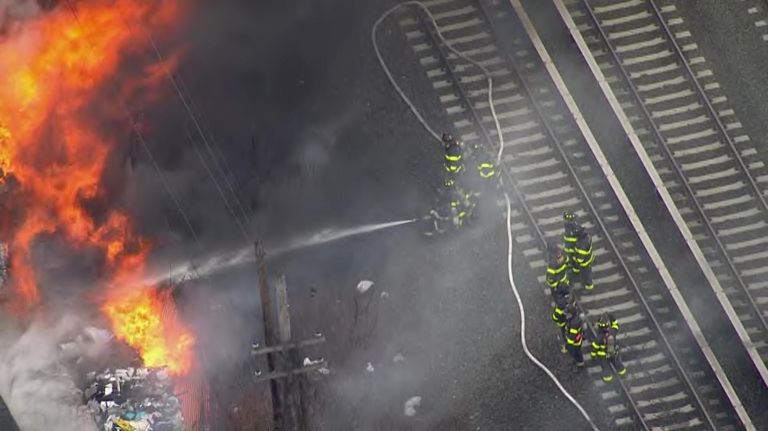 Fire in Queens snarls LIRR service 1 Fire in Queens snarls LIRR service