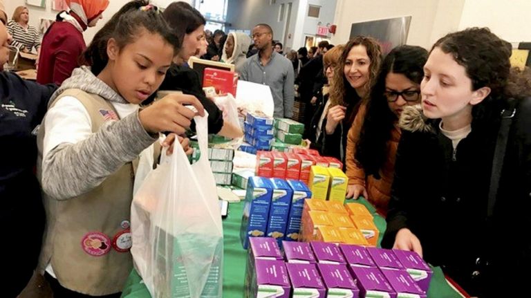 Homeless Girl Scouts extend cookie sale in Union Square 9 The sale was the first ever for the girls of Troop 6000.