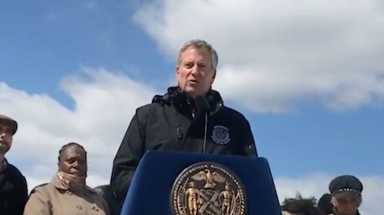 ‘A tragedy’: Mayor on pipe-wielding man killed by NYPD