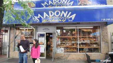 Madonia Bakery shows how to make Napoletano biscotti