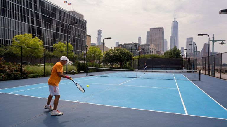 Tennis Courts In Nyc Where To Play Outdoors If You Re On A Budget Amnewyork