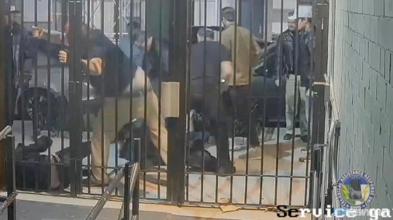 NYPD looking for suspects in brawl between alt-right and Antifa 1 NYPD looking for suspects in brawl between alt-right and Antifa