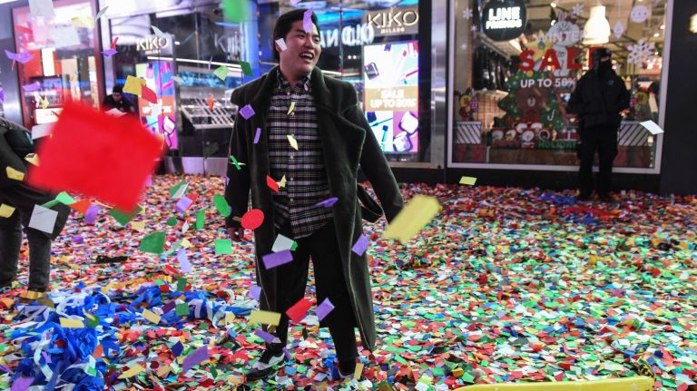 Times Square NYE ball drop: It takes a 'confetti master' and his team to pull it off 5 Some 57 tons of trash were collected from Times Square on Jan. 1, 2017.