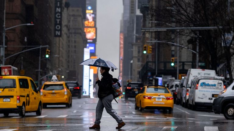 A heavy rainstorm&nbsp;prompted the city to issue a travel advisory for Friday.&nbsp;