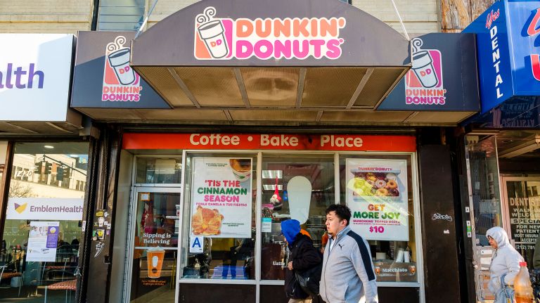 Number of chain stores in NYC falls for first time in 11 years, report says 3 Dunkin' Donuts was among the chains that bucked the trend.