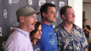 Matt_Walsh,_Amy_Poehler,_Matt_Besser,_Ian_Roberts_2015