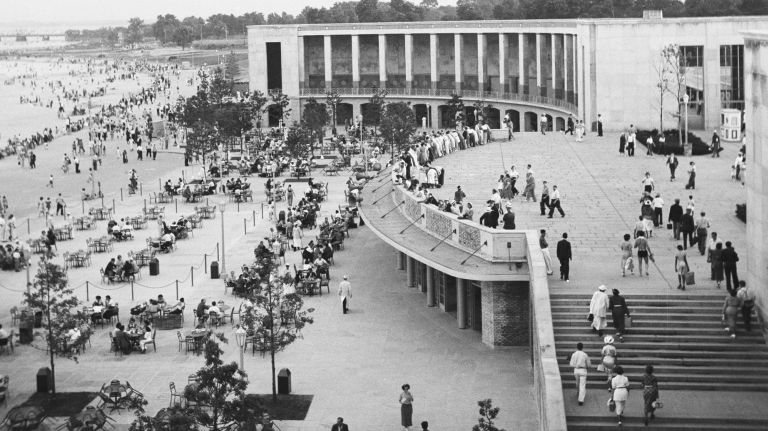 The pavilion and promenade, captured here in 1937, were wildly popular.&nbsp;