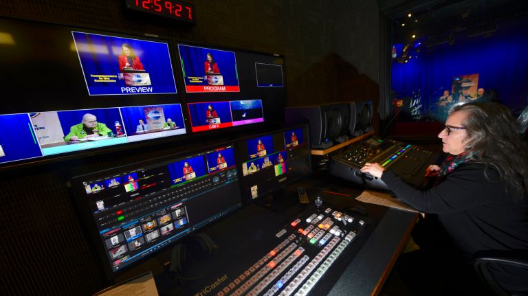 Staten Island's 'No Limits' Toastmasters chapter puts speakers on TV 3 Member Su Brooks, a graphic artist of New Jersey, gives speeches in addition to working the sound board.